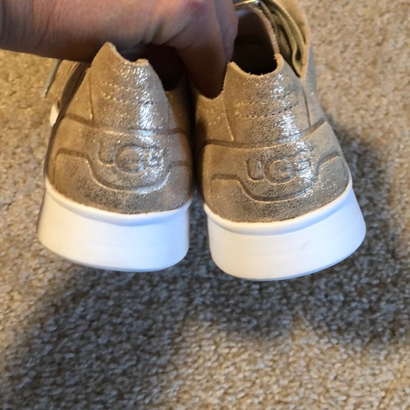 Ugg Women’s Tye Stardust Gold Sneaker 8.5 - Picture 6 of 7